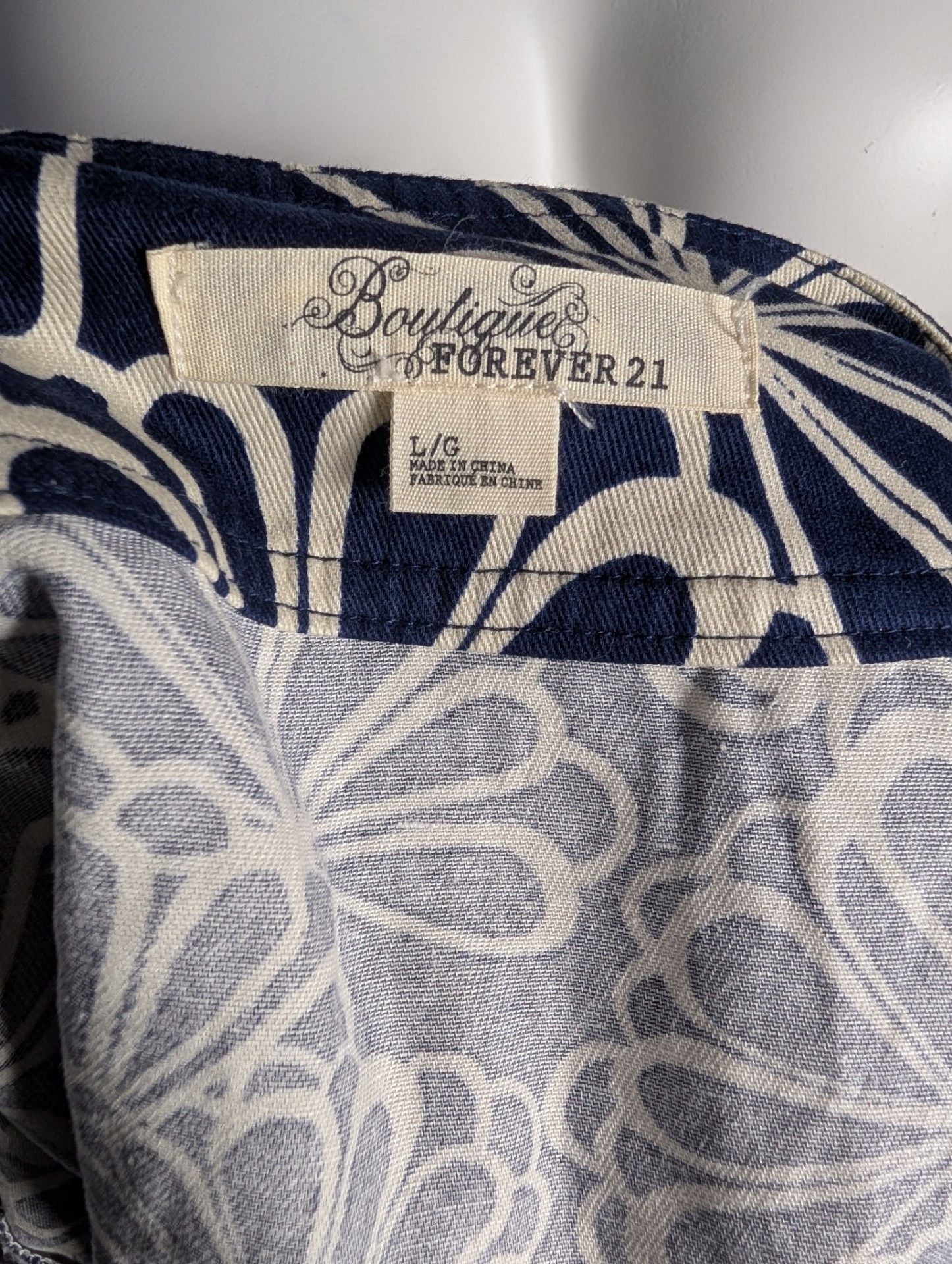 Boutique Forever 21 Navy and White Floral Print A-Line Button Front Mini Skirt 2
