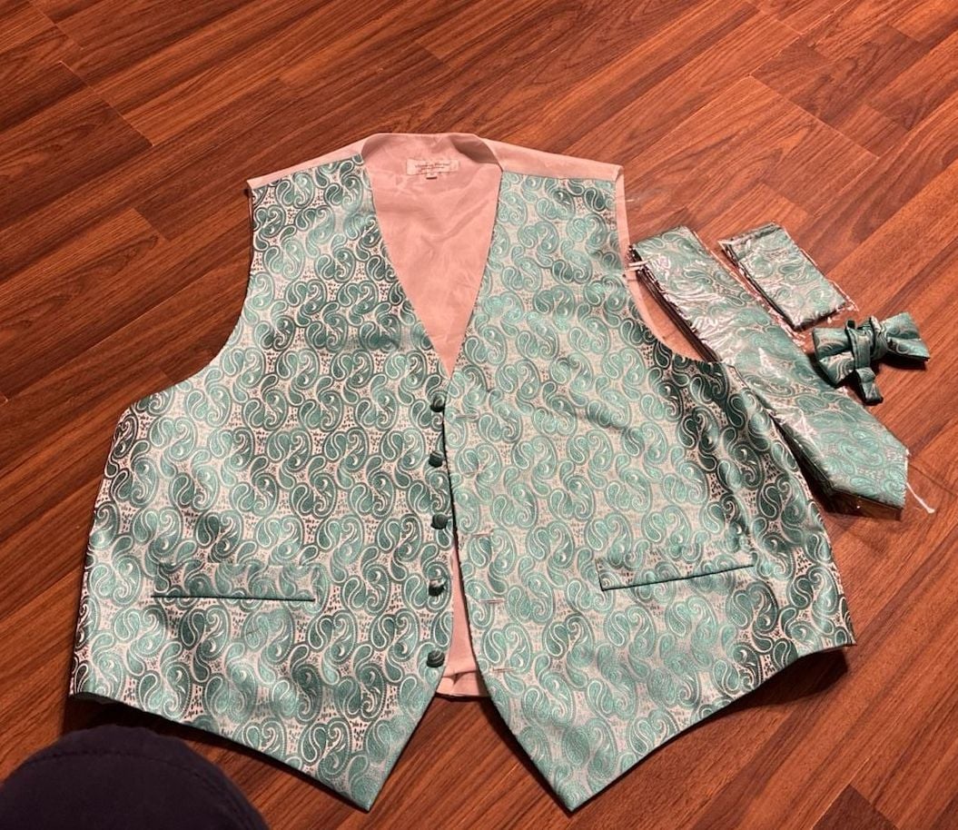 Vittorio Farina Italian Designer Men's Teal Paisley 4-Piece Vest Set 1