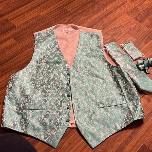 Vittorio Farina Italian Designer Men's Teal Paisley 4-Piece Vest Set