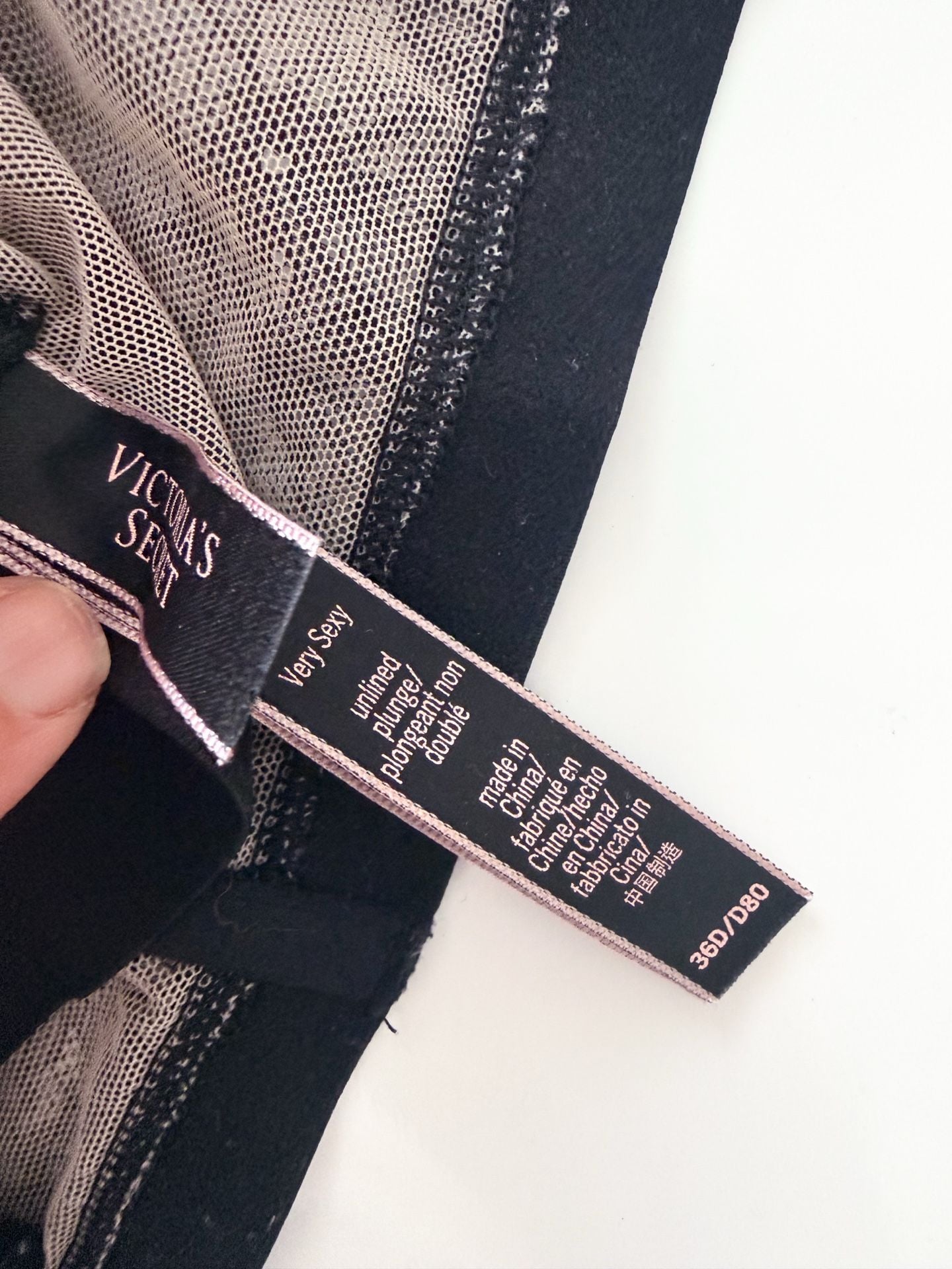 Victoria's Secret Very Sexy Unlined Plunge Lace Longline Bra in Black 3