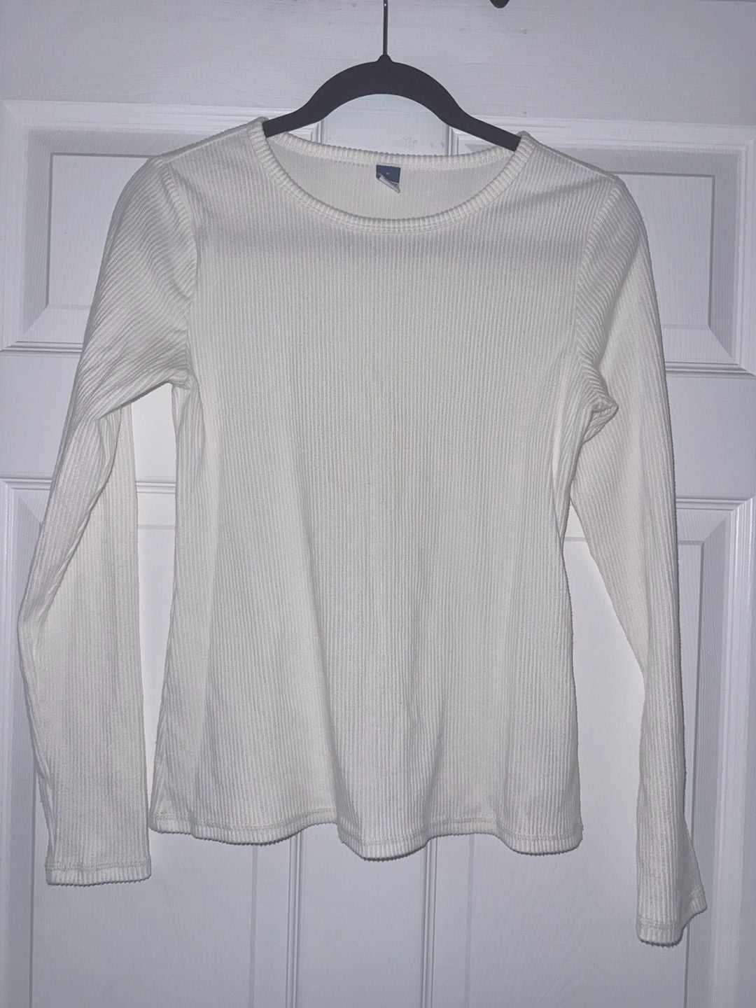Old Navy Long-Sleeve Rib-Knit Crewneck T-Shirt 1