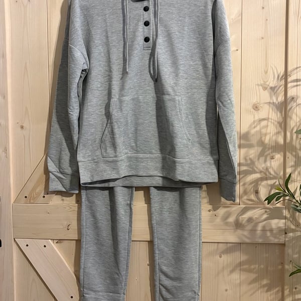 Women's 2-Piece Lounge Set with Henley Hoodie and Joggers SMALL