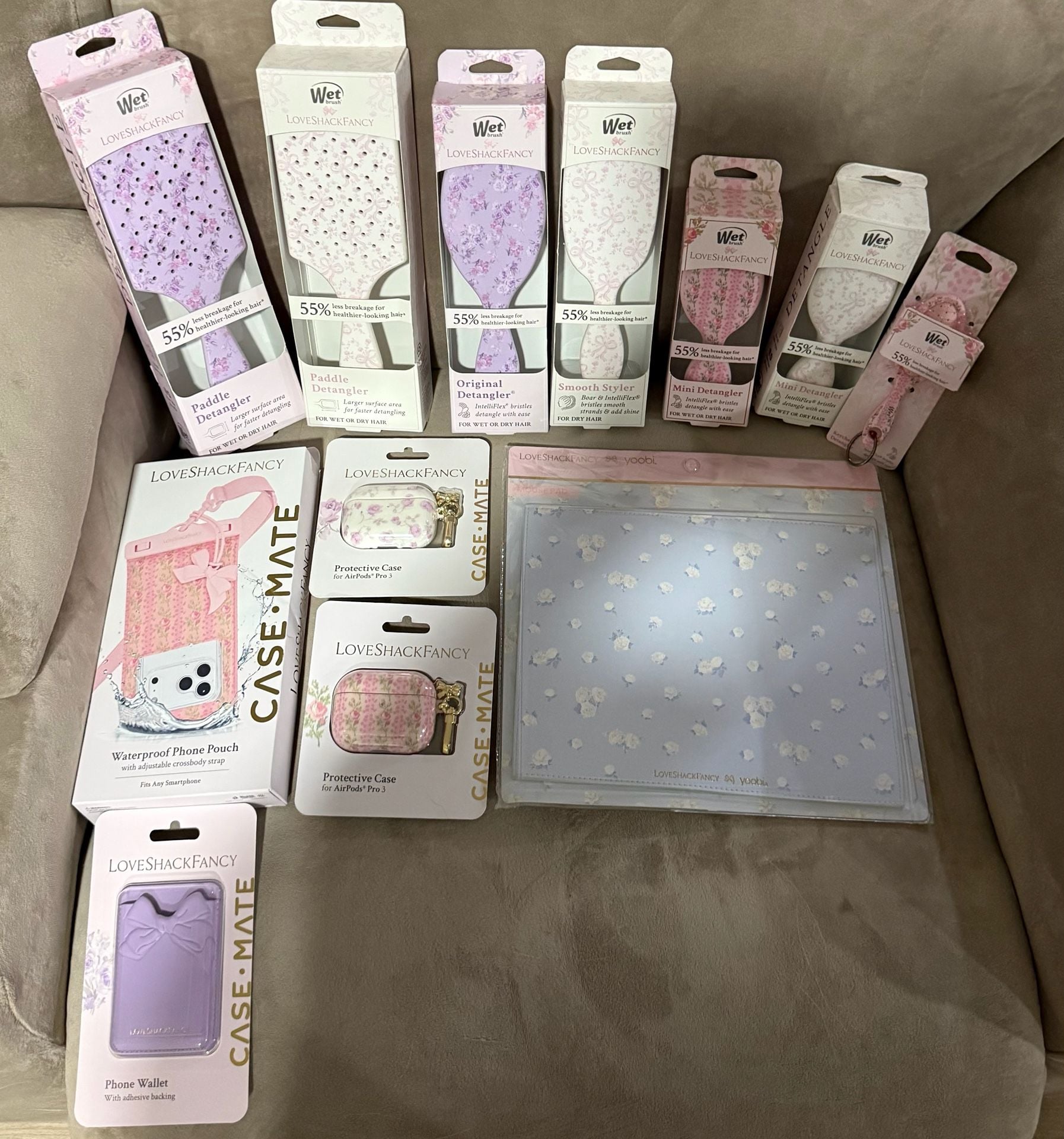 LoveShackFancy x Case-Mate Adhesive Bow Phone Wallet 2