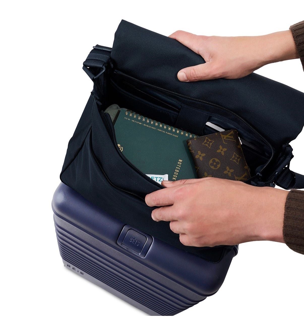 BÉIS The Expandable Messenger Tote 9