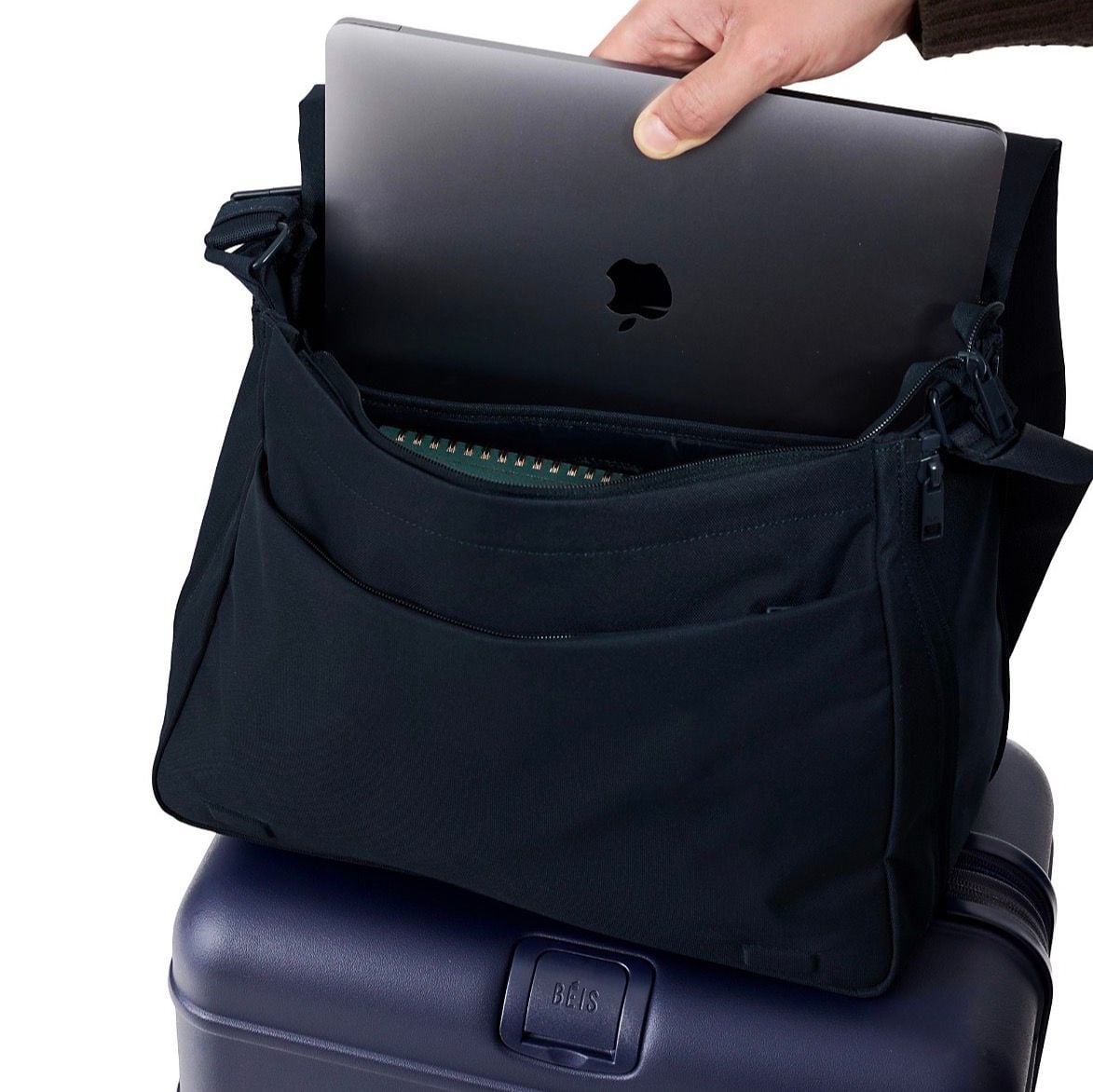 BÉIS The Expandable Messenger Tote 10