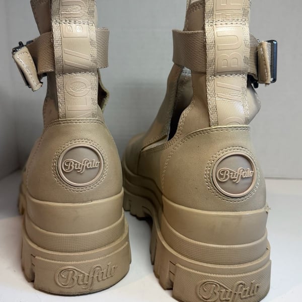 Buffalo Aspha Com1 Chunky Platform Ankle Boots in Beige with Buckle Strap