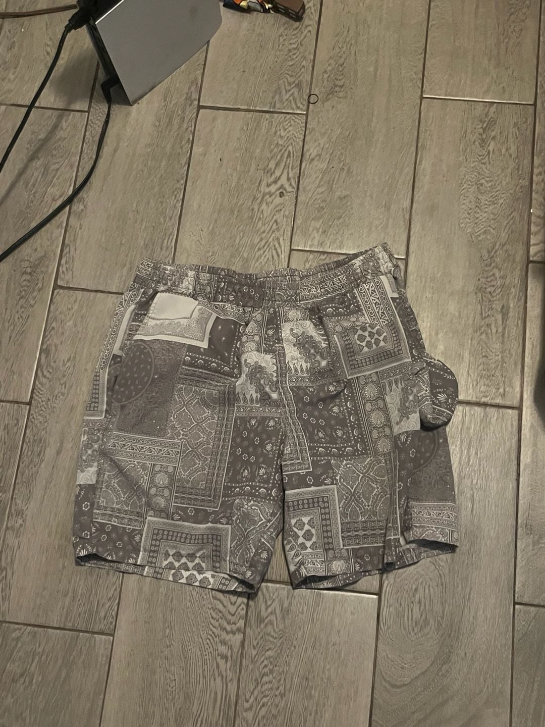 SHEIN Men's Grey Paisley Bandana Print Casual Shorts 1