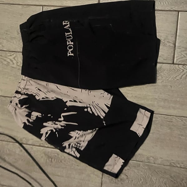 Popular Demand Half-Split Graphic Print Casual Shorts