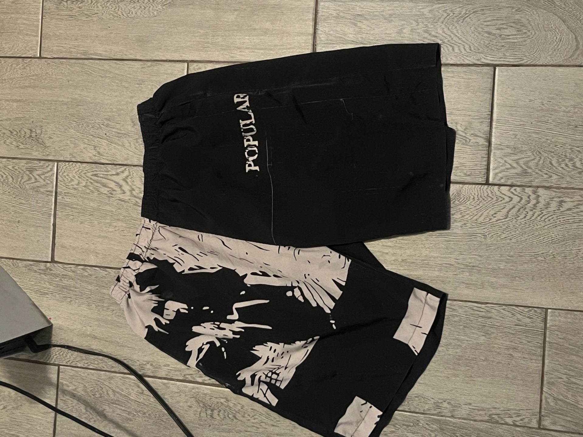 Popular Demand Half-Split Graphic Print Casual Shorts 2