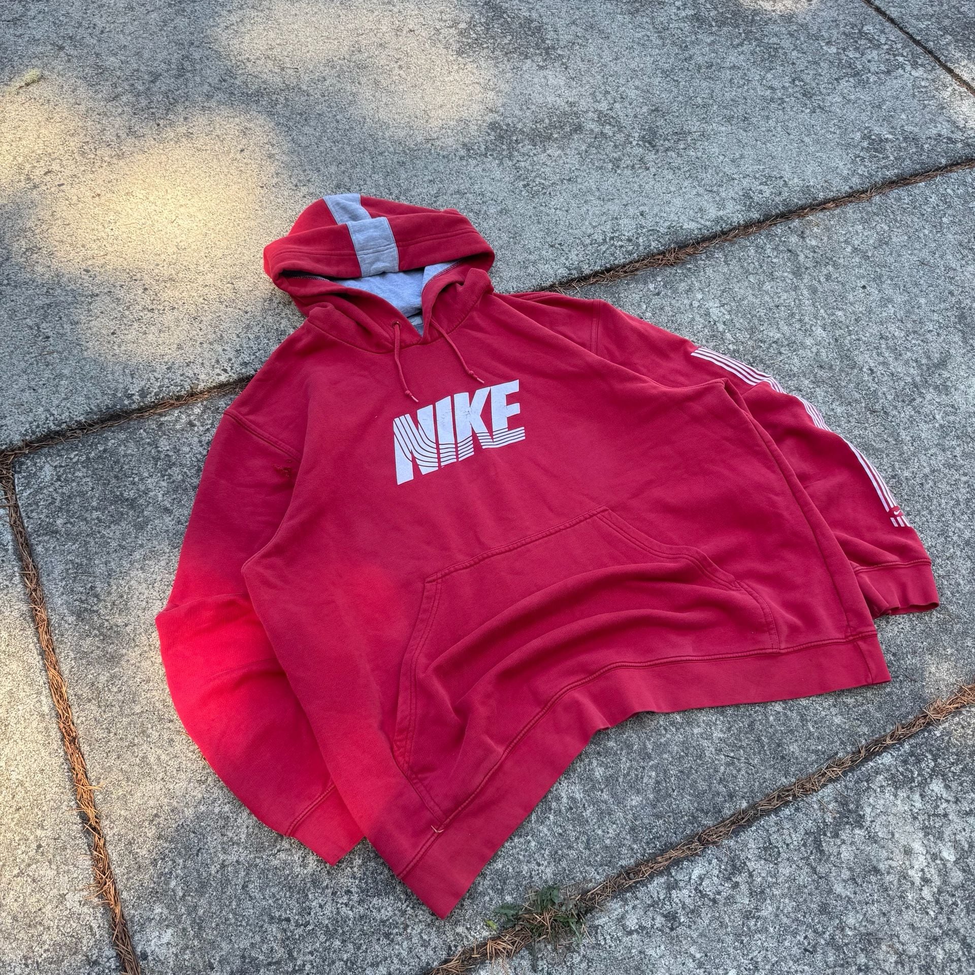 Vintage Y2K Nike Spellout Pullover Hoodie Red Grey 2