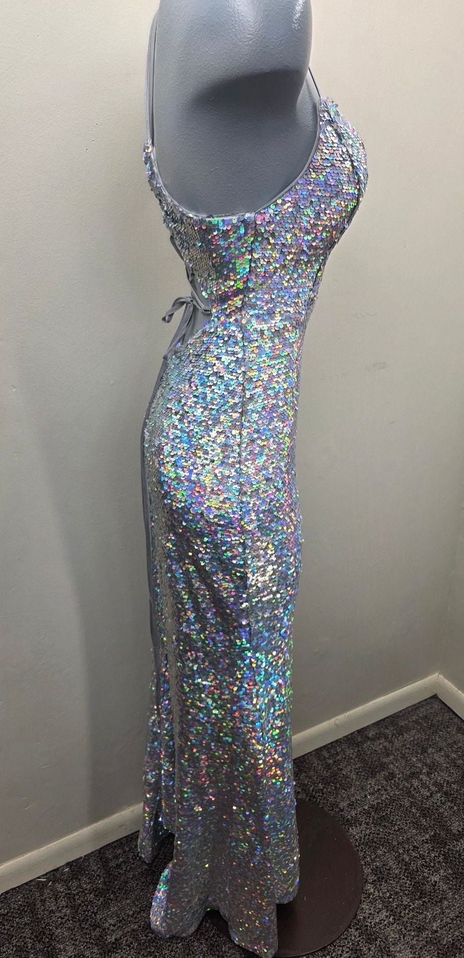 Jump Apparel Silver Iridescent Sequin Lace-Up Back Mermaid Prom Dress NWT 4