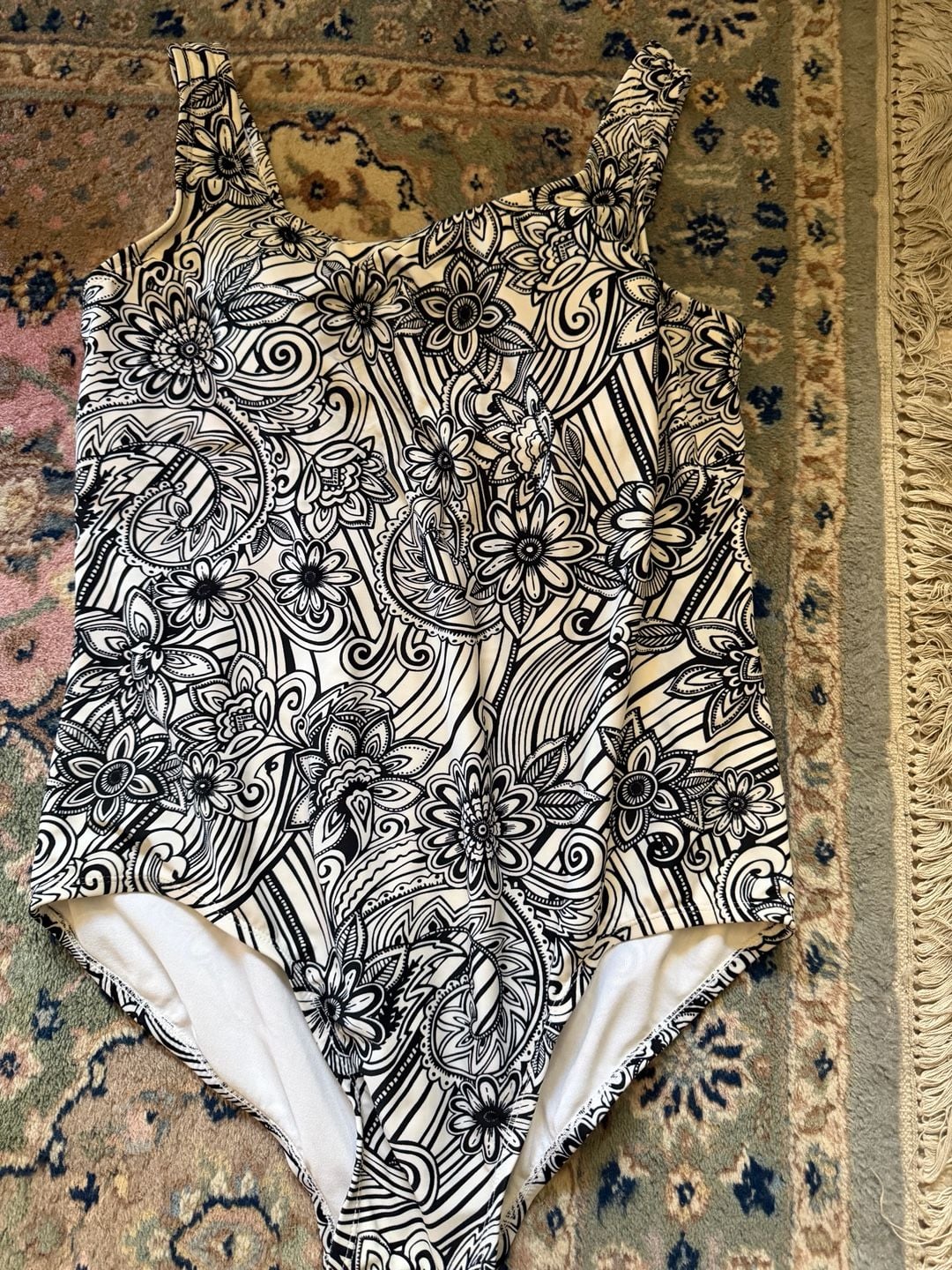 Catalina Women's Plus Size Black and White Print One-Piece Swimsuit Size 1X 2