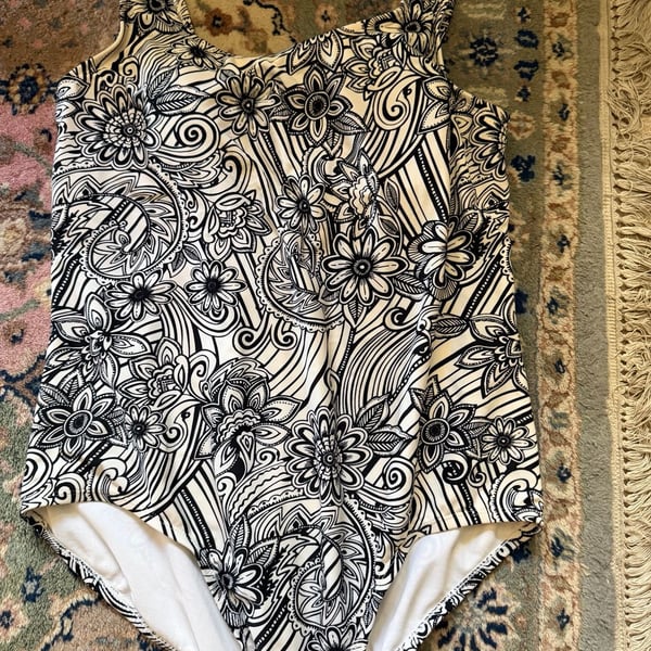 Catalina Women's Plus Size Black and White Print One-Piece Swimsuit Size 1X