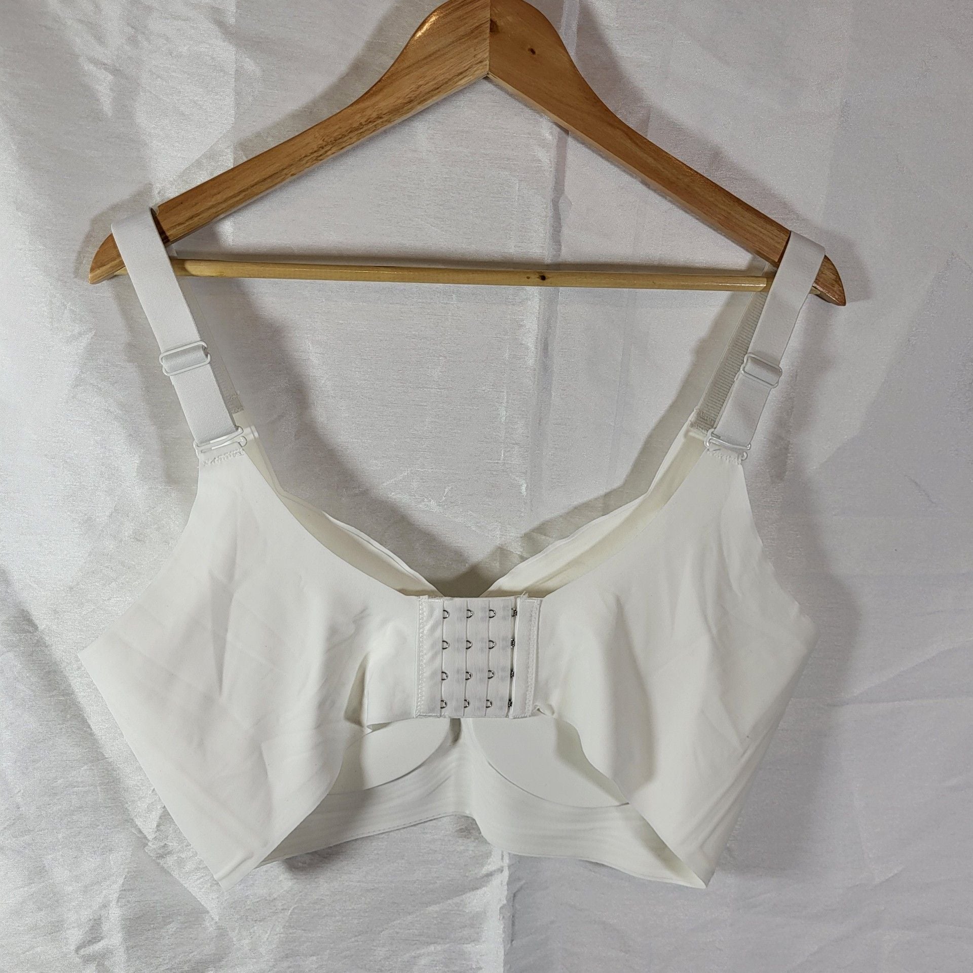 SMIE Seamless Wireless Comfort Push-Up Bra 2