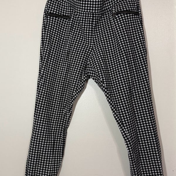 Old Navy Stevie Houndstooth Pull-On Zip-Pocket Pants