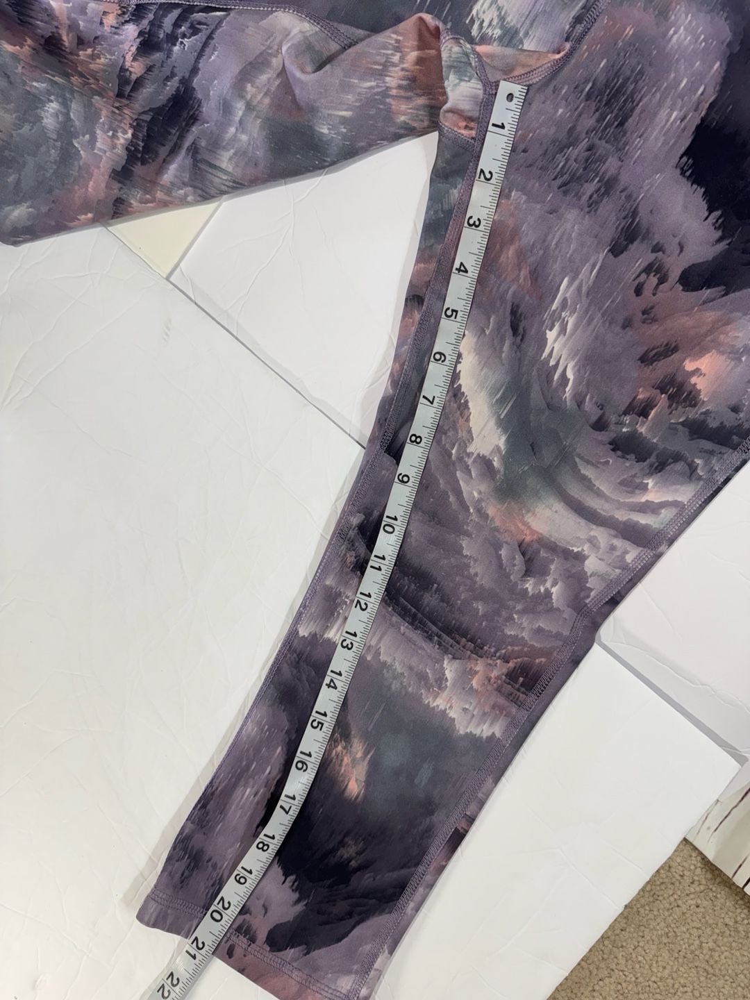 Marika Sport Women's Abstract Watercolor Print Capri Leggings Large 8
