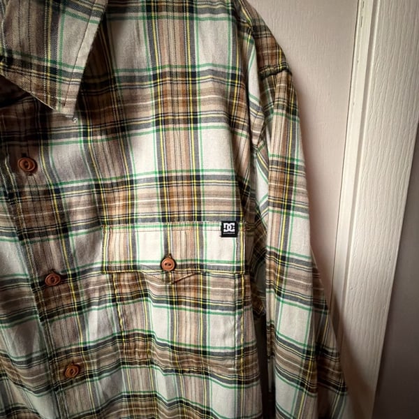 DC Shoes Men's Long Sleeve Button-Down Plaid Flannel Shirt