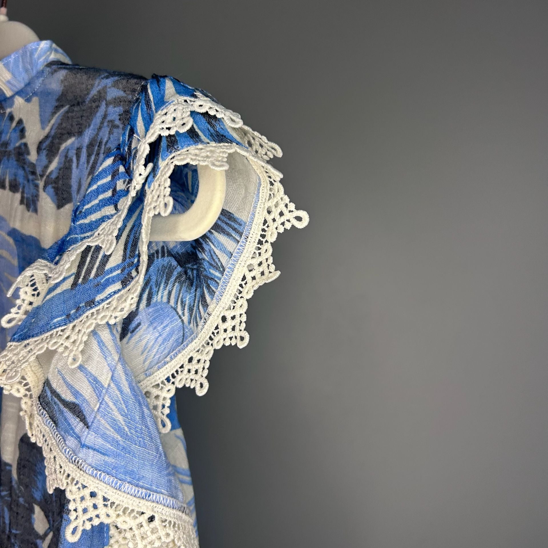 Nanette Lepore Women's Blue Tropical Print Flutter Sleeve Crochet Lace Trim Blouse 3