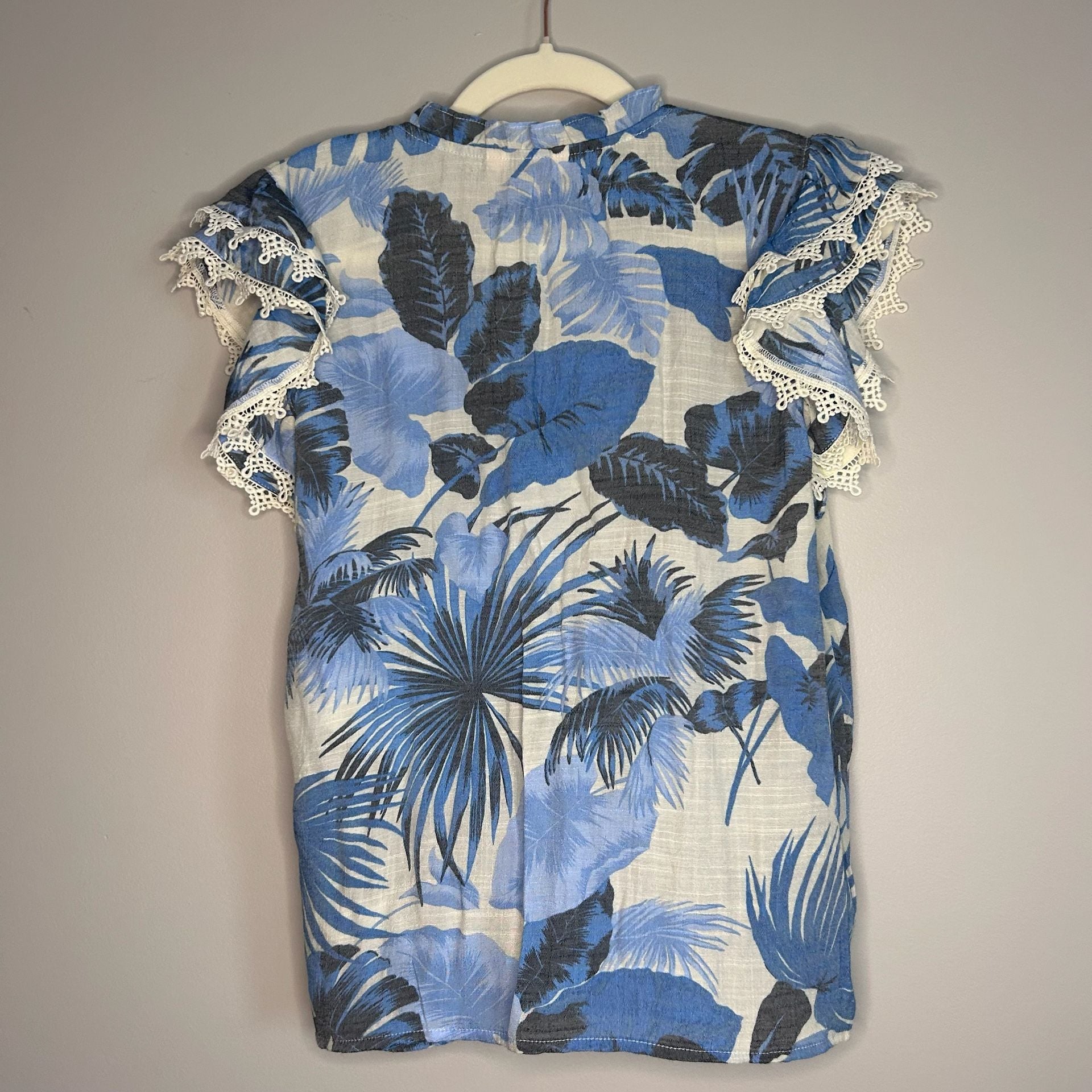 Nanette Lepore Women's Blue Tropical Print Flutter Sleeve Crochet Lace Trim Blouse 4