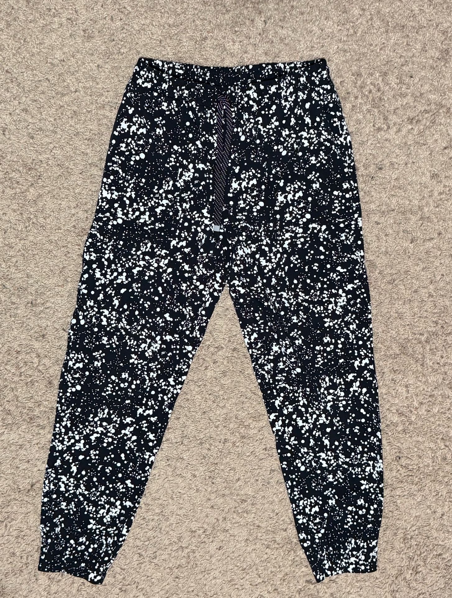Fabletics Women's Black and White Paint Splatter Print Athletic Joggers 2