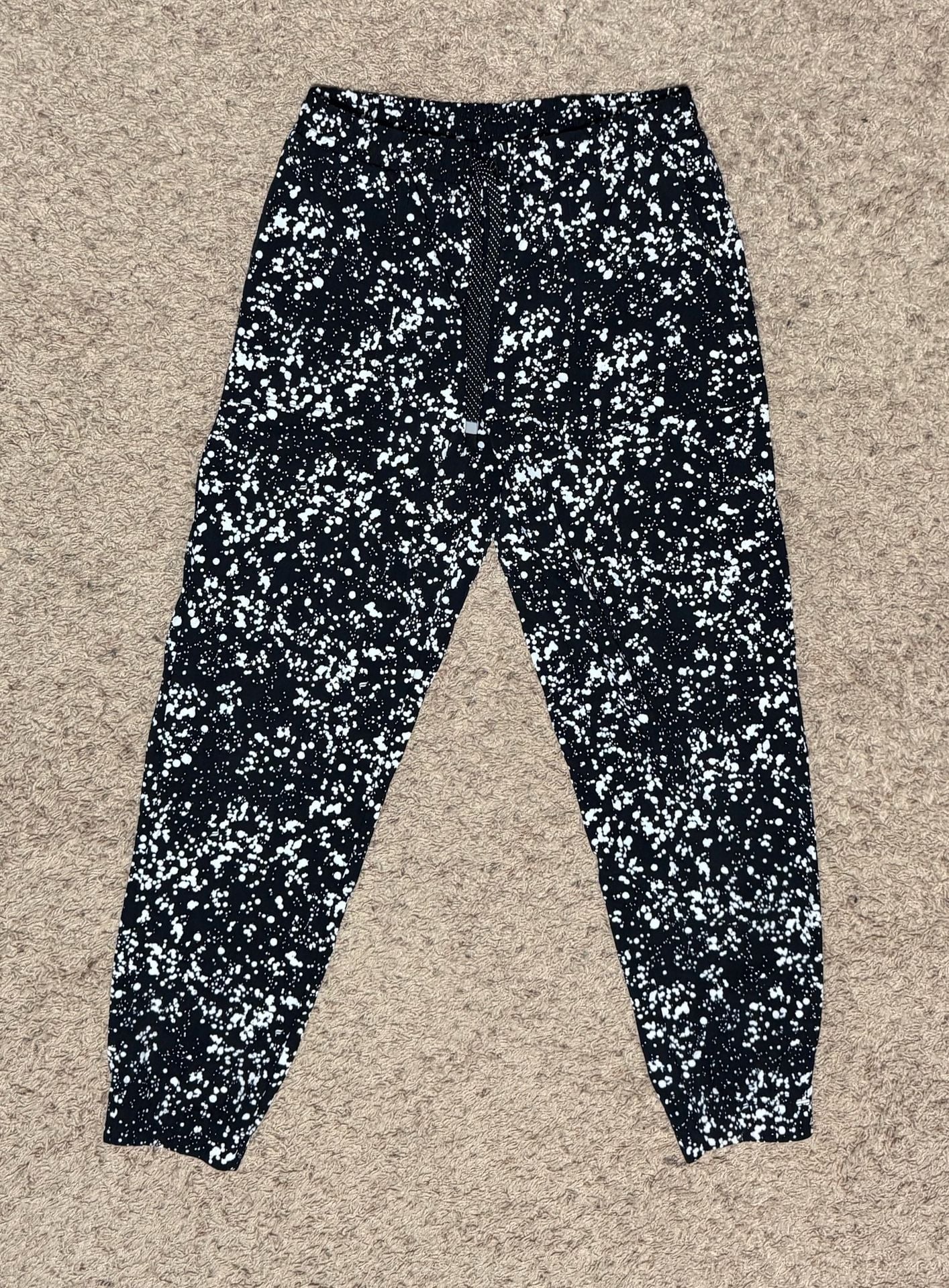 Fabletics Women's Black and White Paint Splatter Print Athletic Joggers 3
