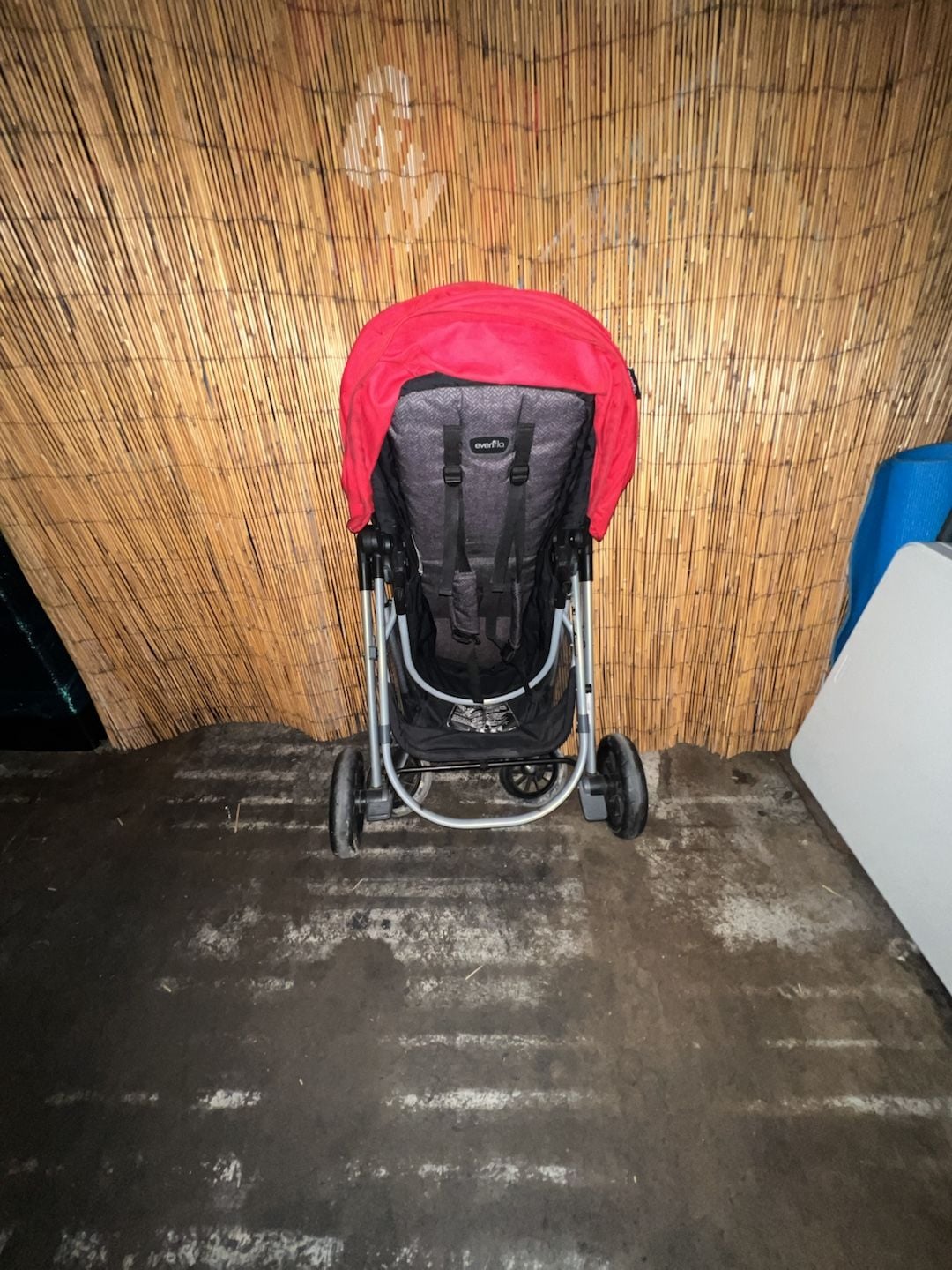 Evenflo Pivot Modular Stroller,Salsa Red 18