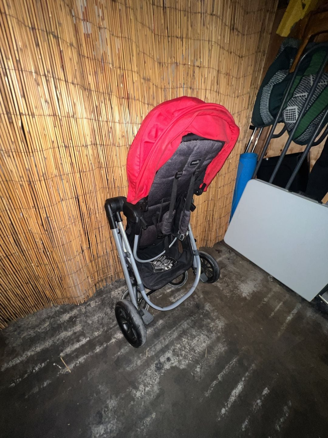 Evenflo Pivot Modular Stroller,Salsa Red 19