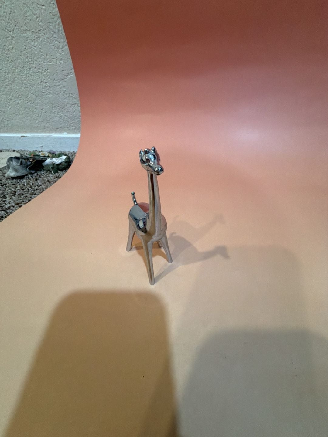 Umbra Zoola GIRAFFE Ring Holder Titanium Coated - Designed by Rafael U – , 1