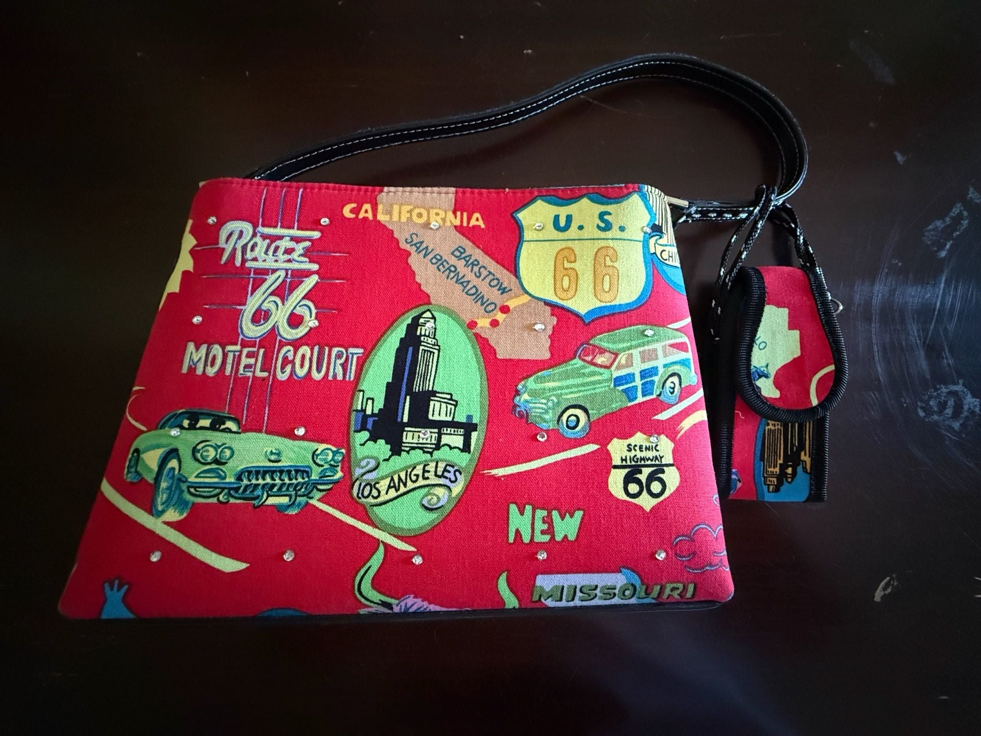 Route 66 Motel Court Novelty Print Handbag with Matching Accessory 1