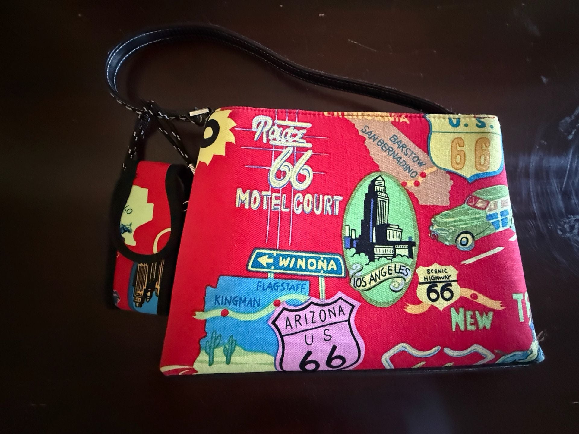 Route 66 Motel Court Novelty Print Handbag with Matching Accessory 2