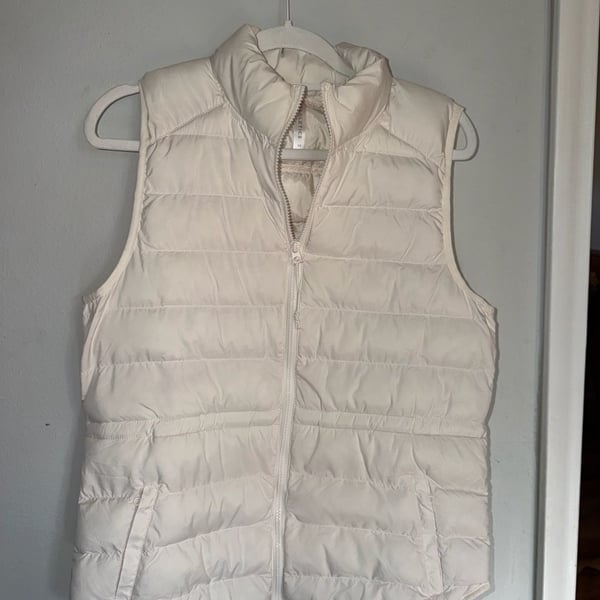 Fabletics Women's Quilted Puffer Vest in Off-White