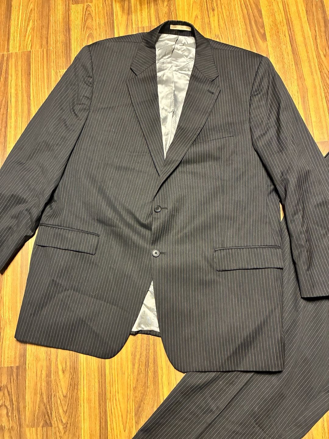 Peerless Couture International Men's Pinstripe Wool Suit 6