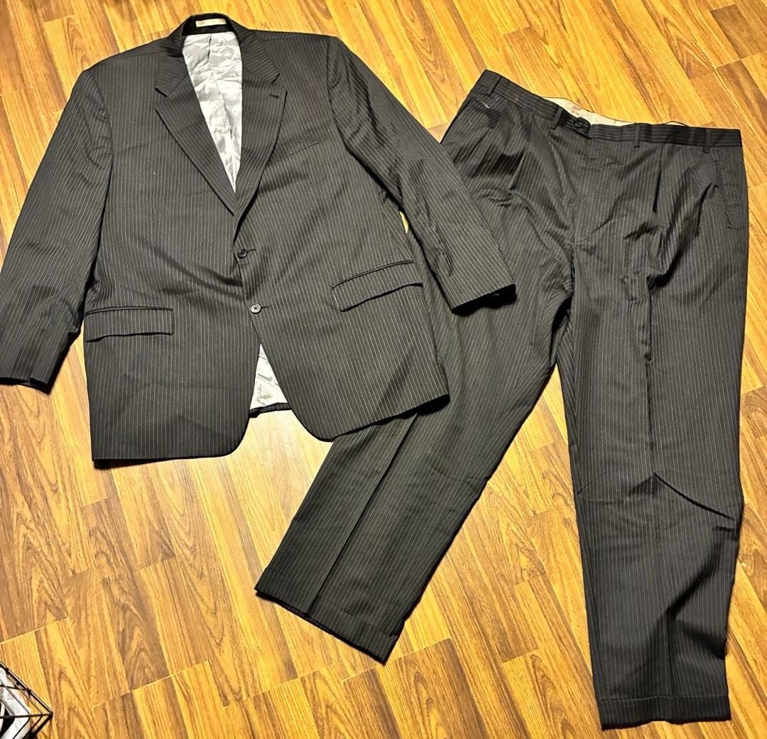 Peerless Couture International Men's Pinstripe Wool Suit 1