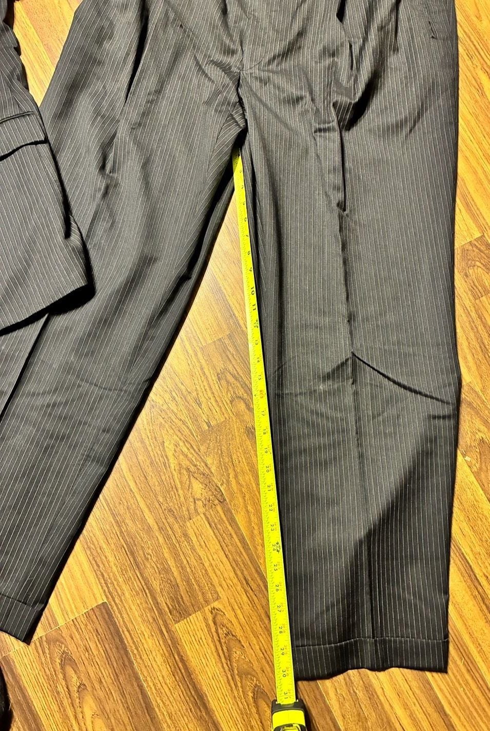 Peerless Couture International Men's Pinstripe Wool Suit 10