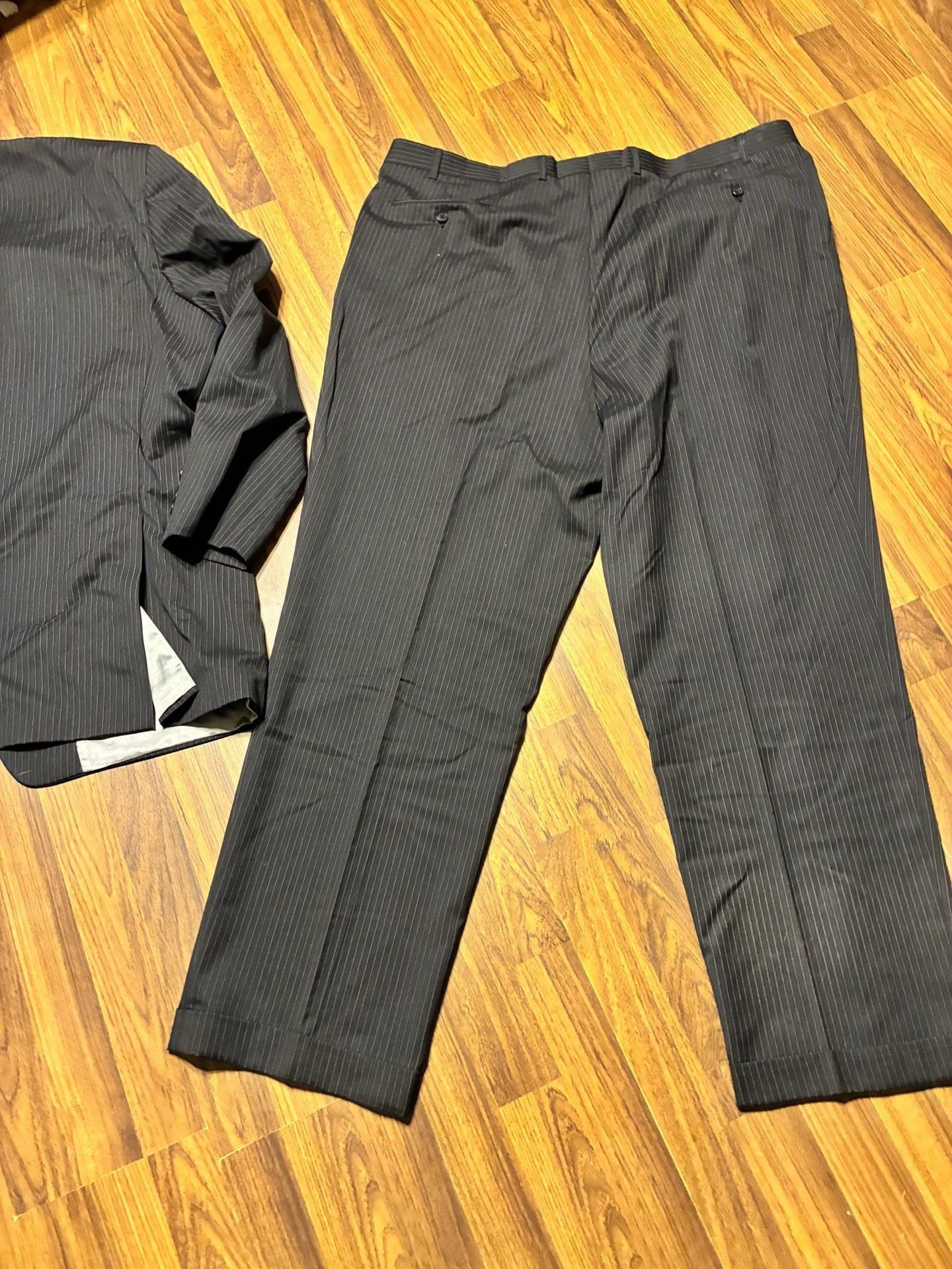 Peerless Couture International Men's Pinstripe Wool Suit 13
