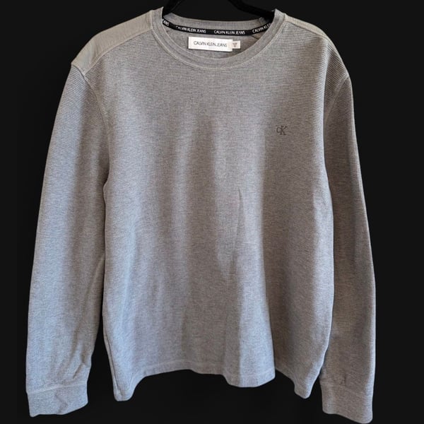 Calvin Klein Jeans Men's Grey Waffle Knit Long Sleeve Crewneck Sweater