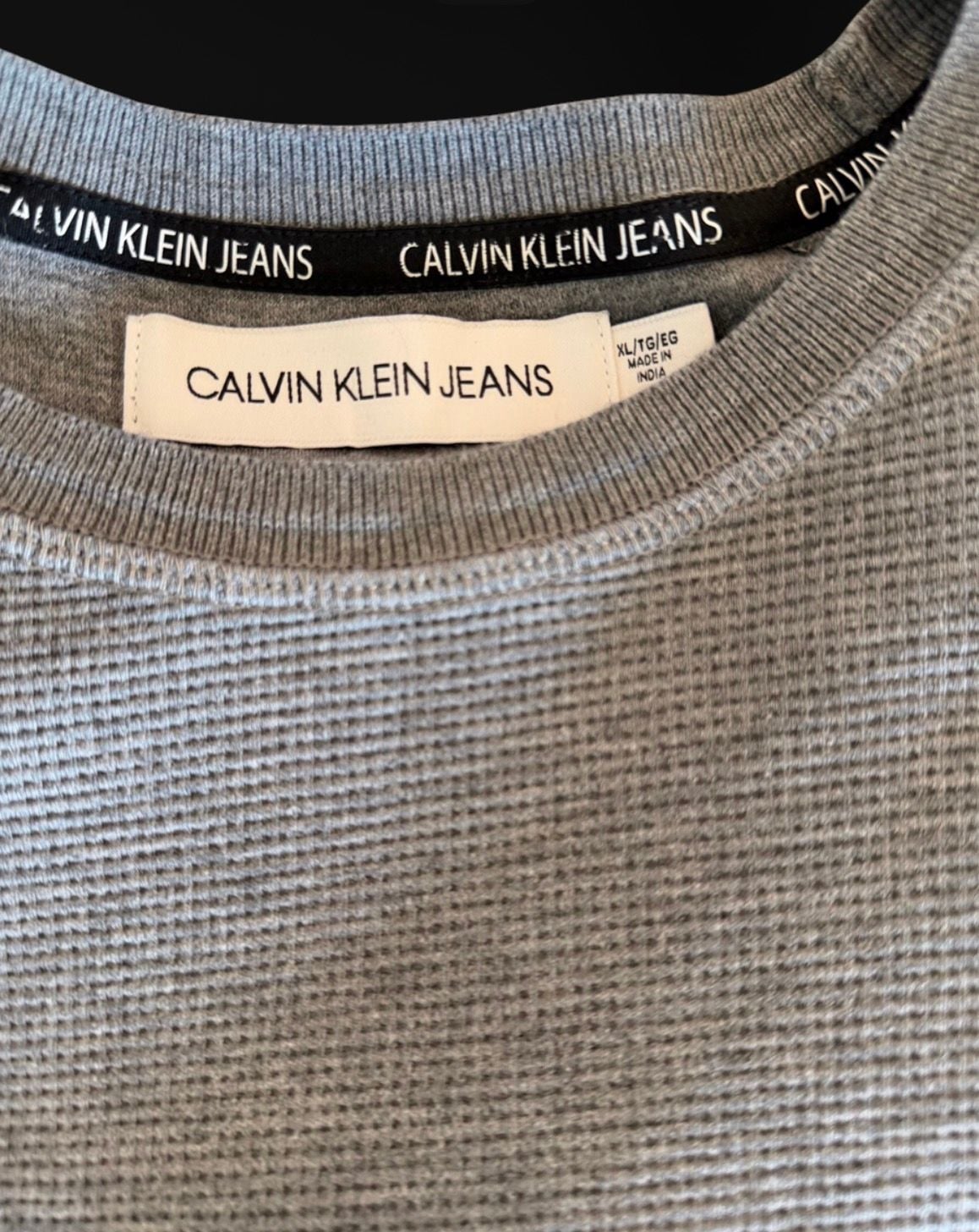 Calvin Klein Jeans Men's Grey Waffle Knit Long Sleeve Crewneck Sweater 5