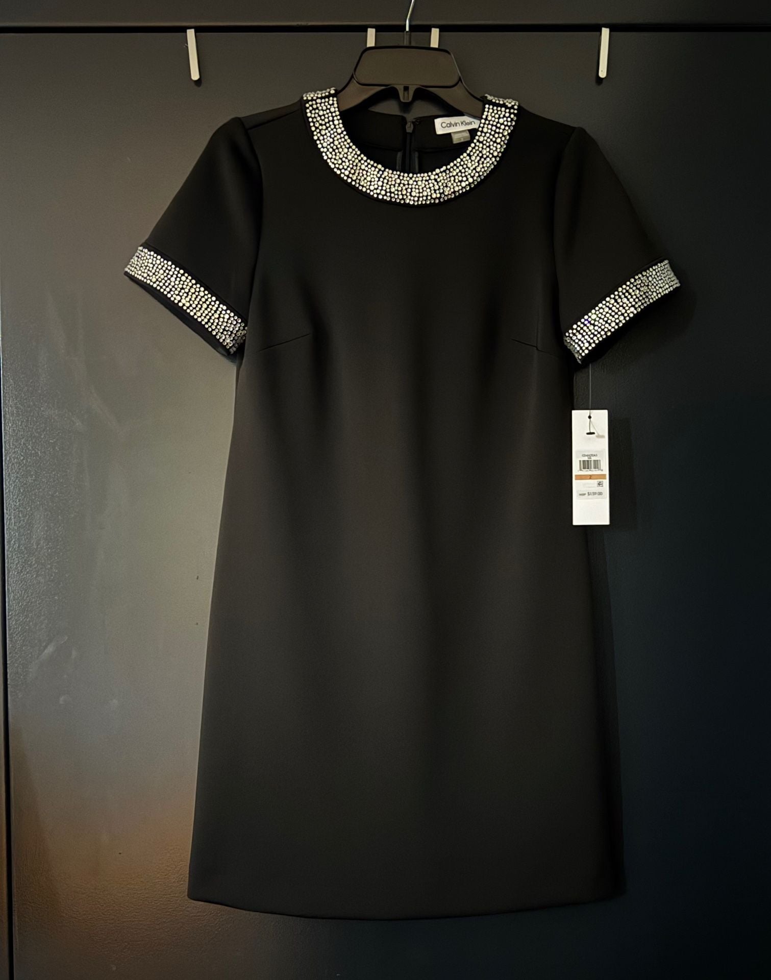 Calvin Klein Crystal Embellished Neck and Cuff A-Line Mini Dress - Size: 2 2