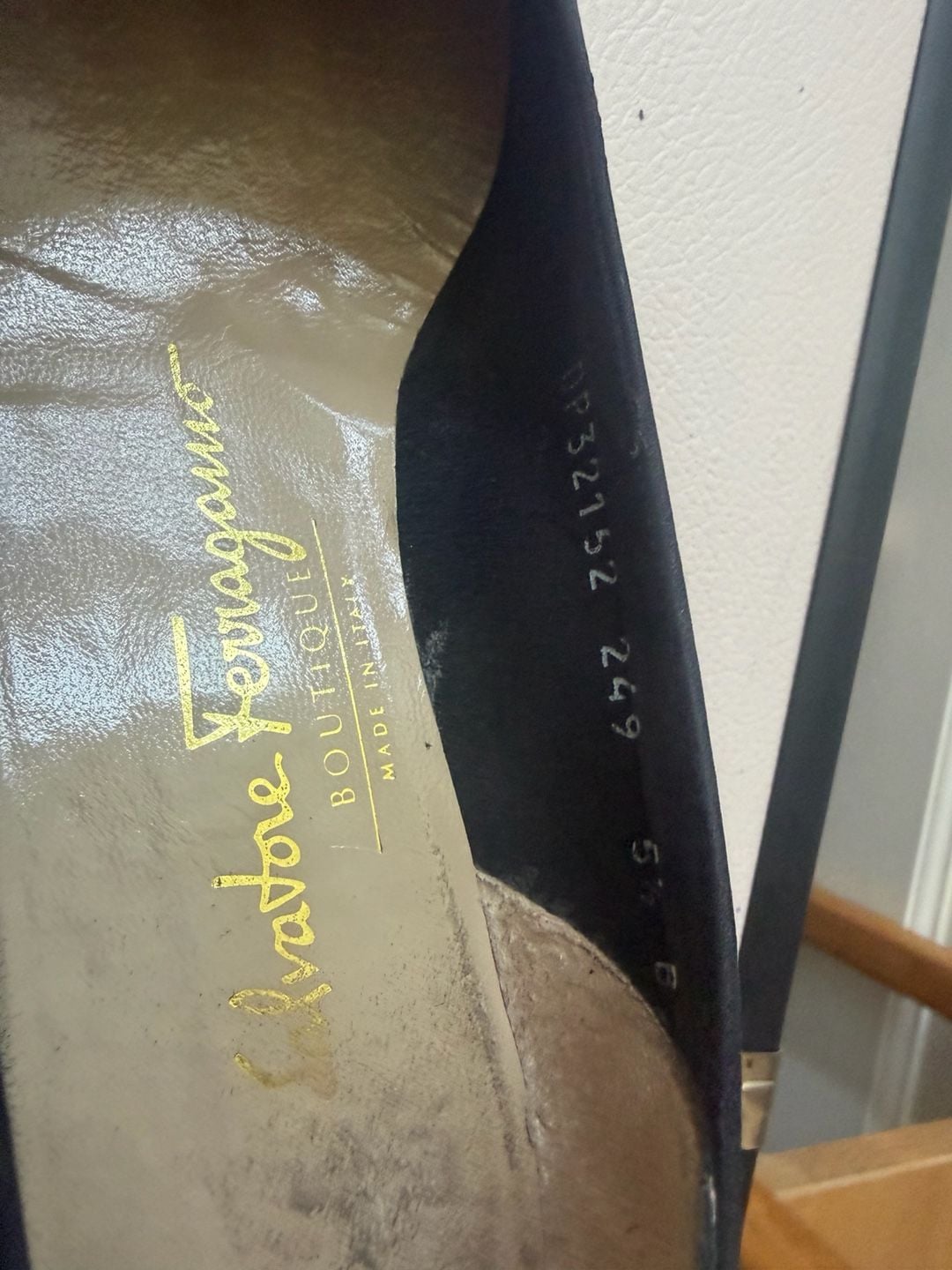 Vintage Salvatore Ferragamo Black Suede Wedge Shoes – Size 5 ½ – DP321152 4