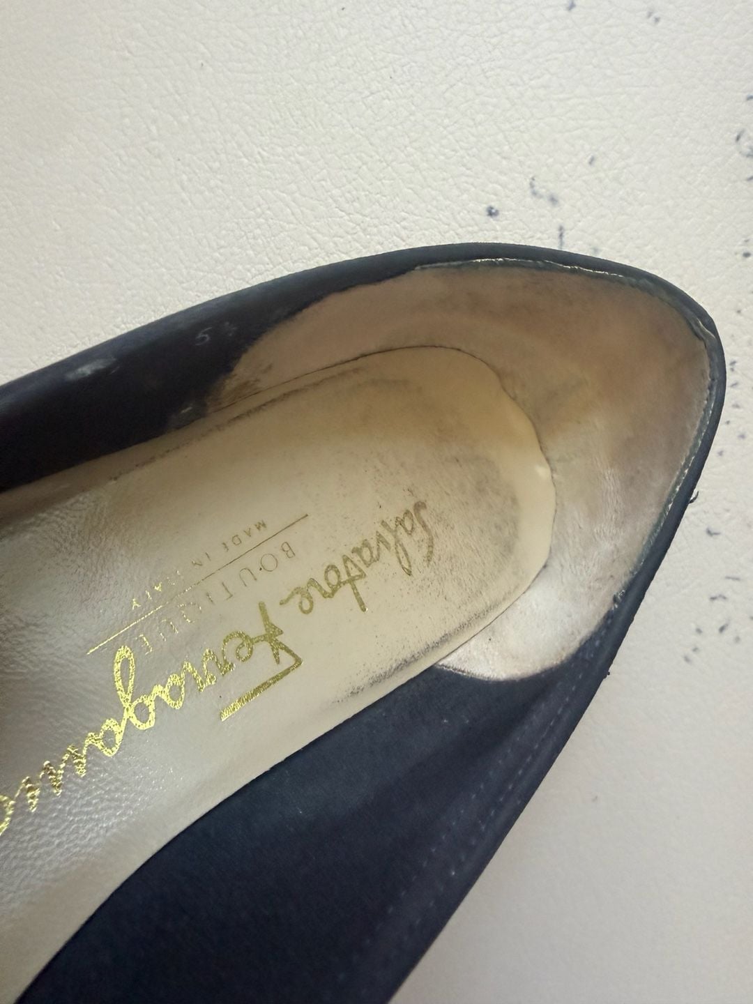 Vintage Salvatore Ferragamo Black Suede Wedge Shoes – Size 5 ½ – DP321152 6
