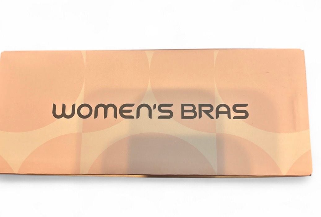 Women's Seamless V-Neck Comfort Bra with Adjustable Straps 1