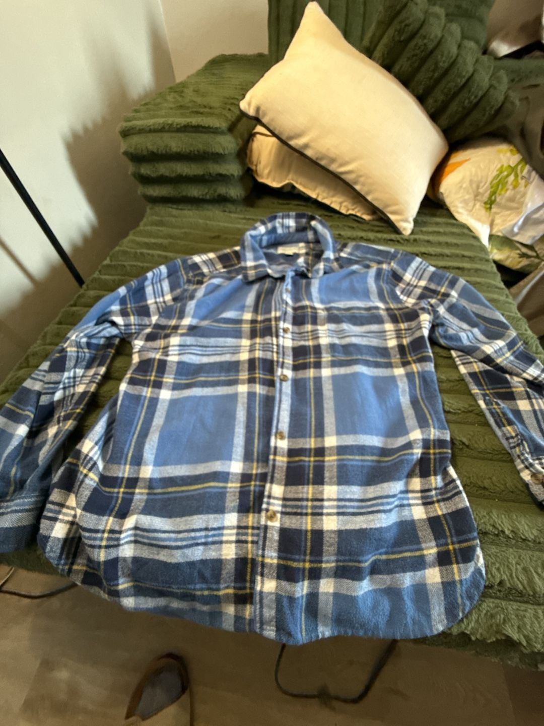 American Eagle Men's Blue Plaid Long Sleeve Flannel Shirt 1