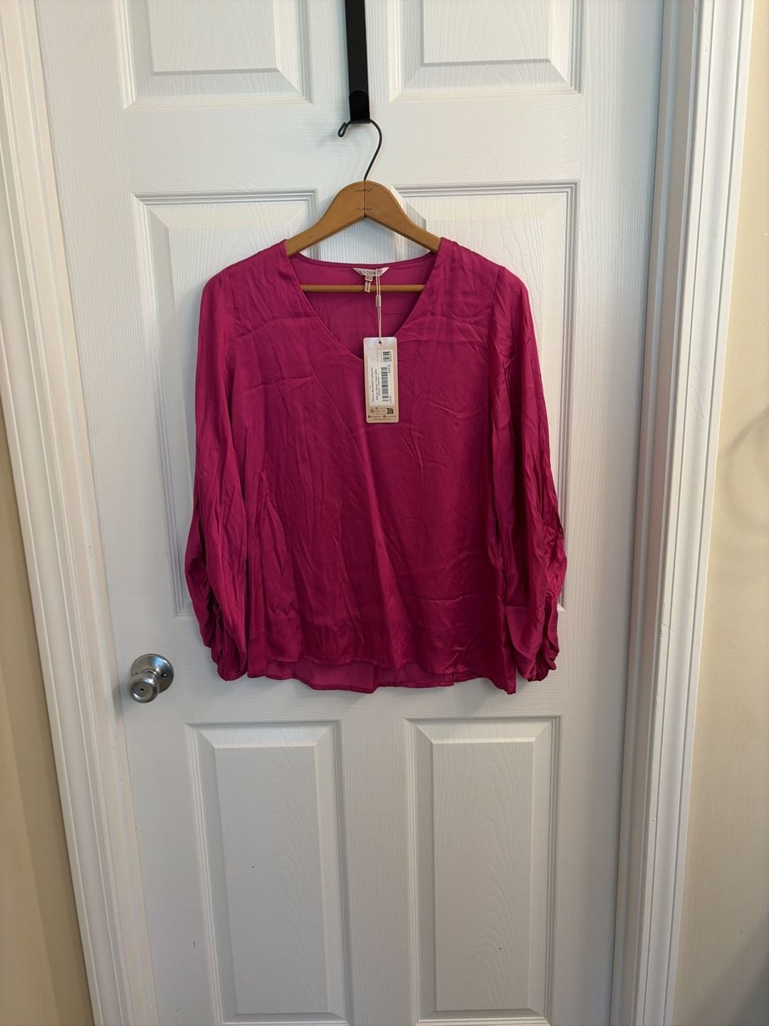 Esqualo Lafayette Balloon Sleeve V-Neck Satin Blouse - Fuchsia 2