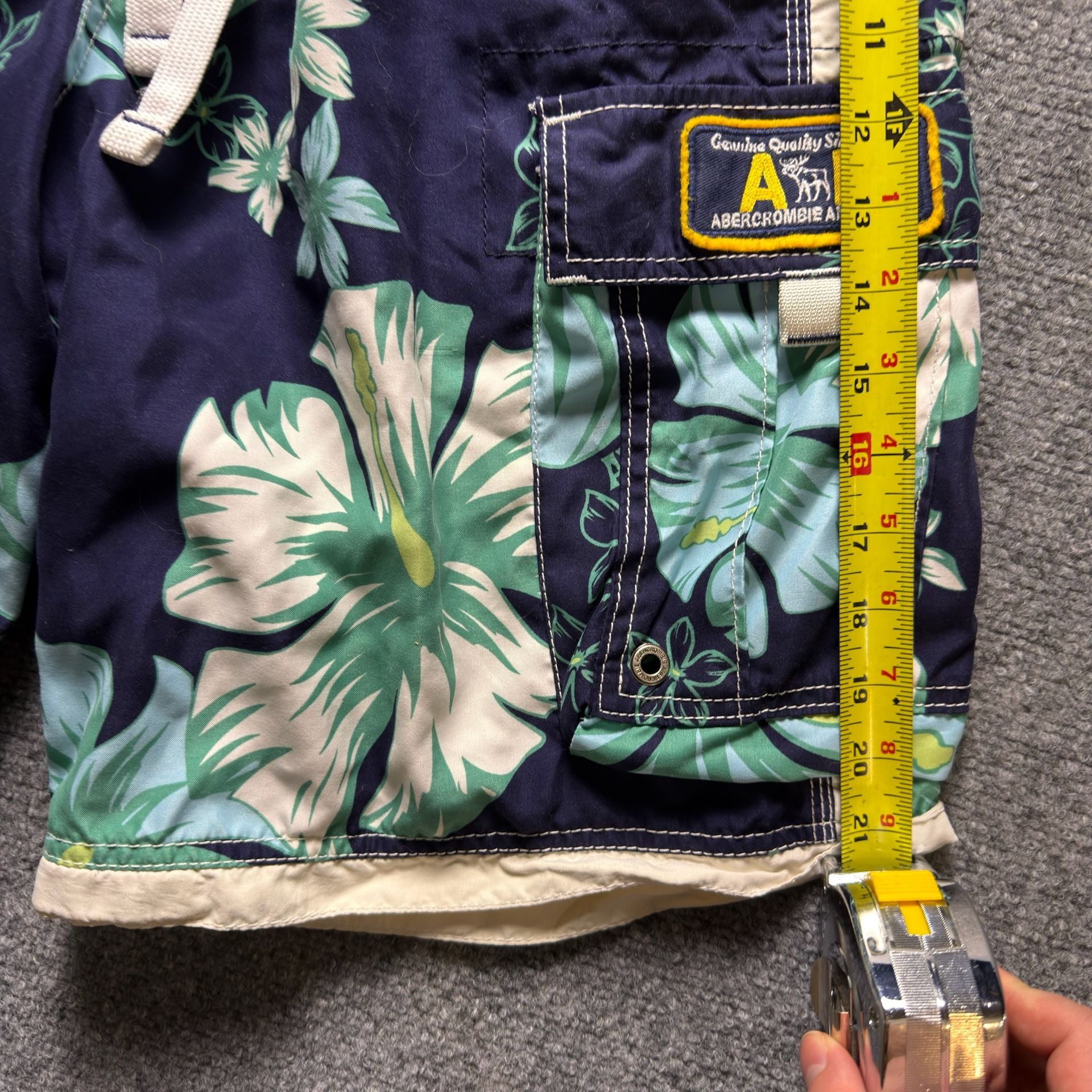 Abercrombie & Fitch Men's Floral Print Cargo Board Shorts 7