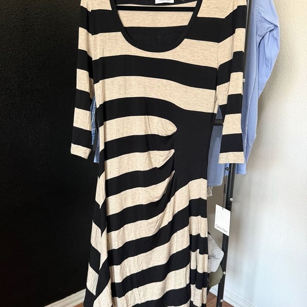 Calvin Klein Women's Black and Heather Bone Striped Ruched Midi Dress Size 10