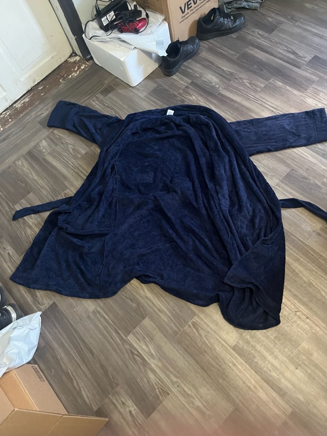 Unisex Navy Blue Plush Velour Bathrobe with Belt and Pockets 4