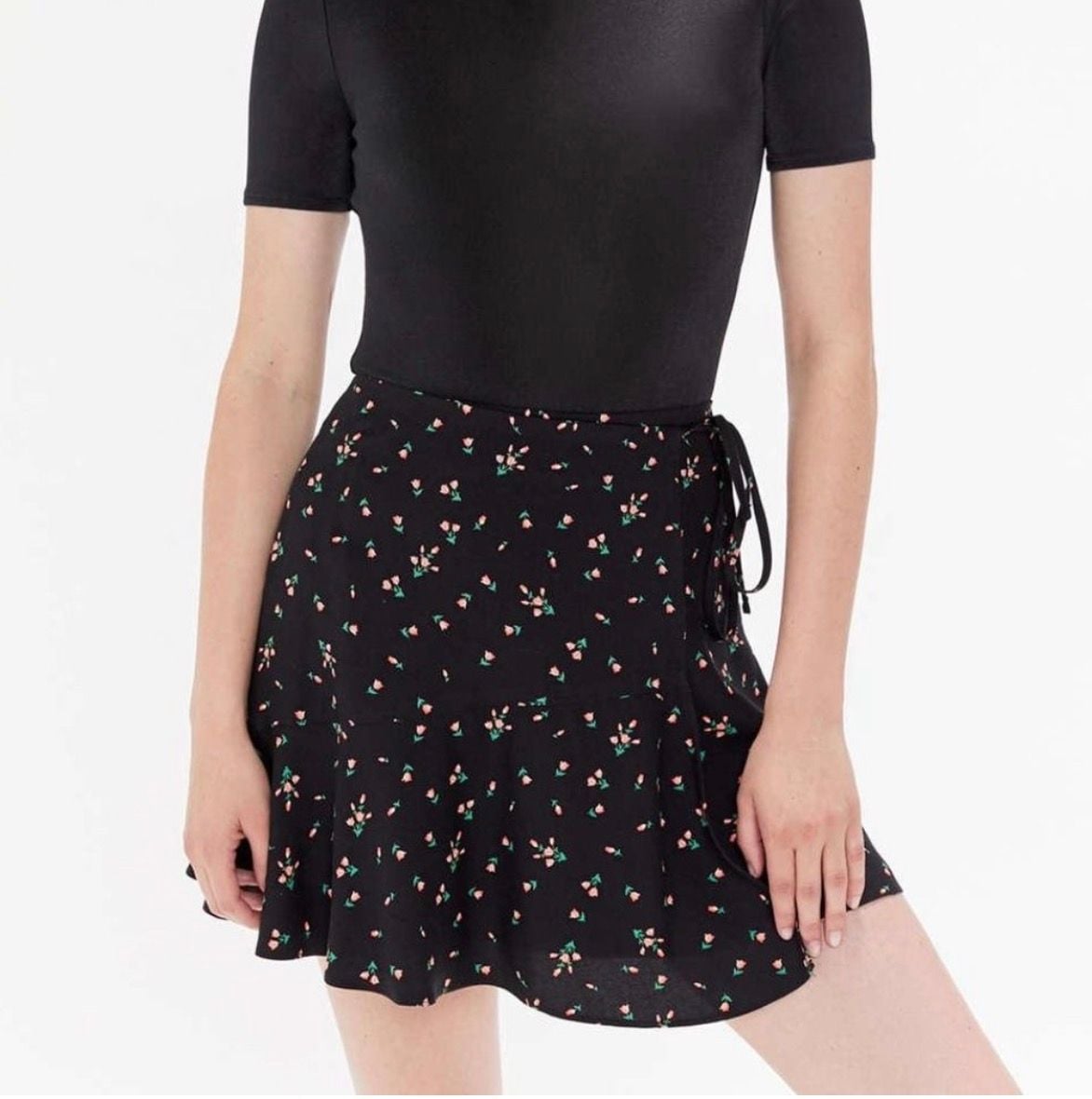 Urban Outfitters Size S Black Floral Print Ruffle Wrap Mini Skirt 2