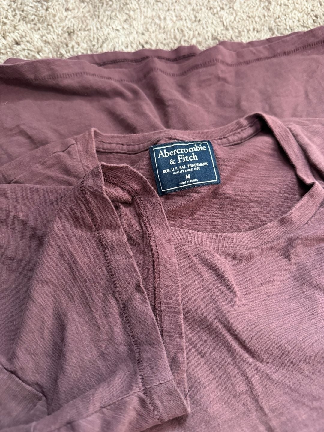 Abercrombie And Fitch Men’s Vintage Mauve Handshake Graphic Tee Size Medium 3