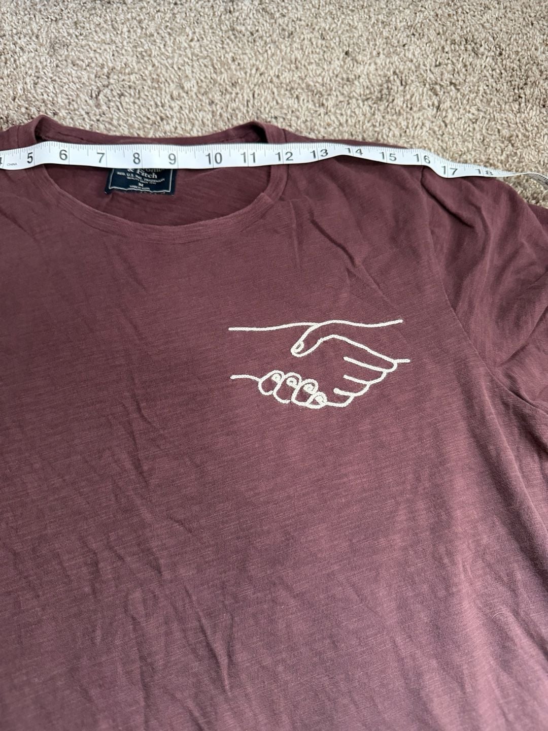 Abercrombie And Fitch Men’s Vintage Mauve Handshake Graphic Tee Size Medium 7