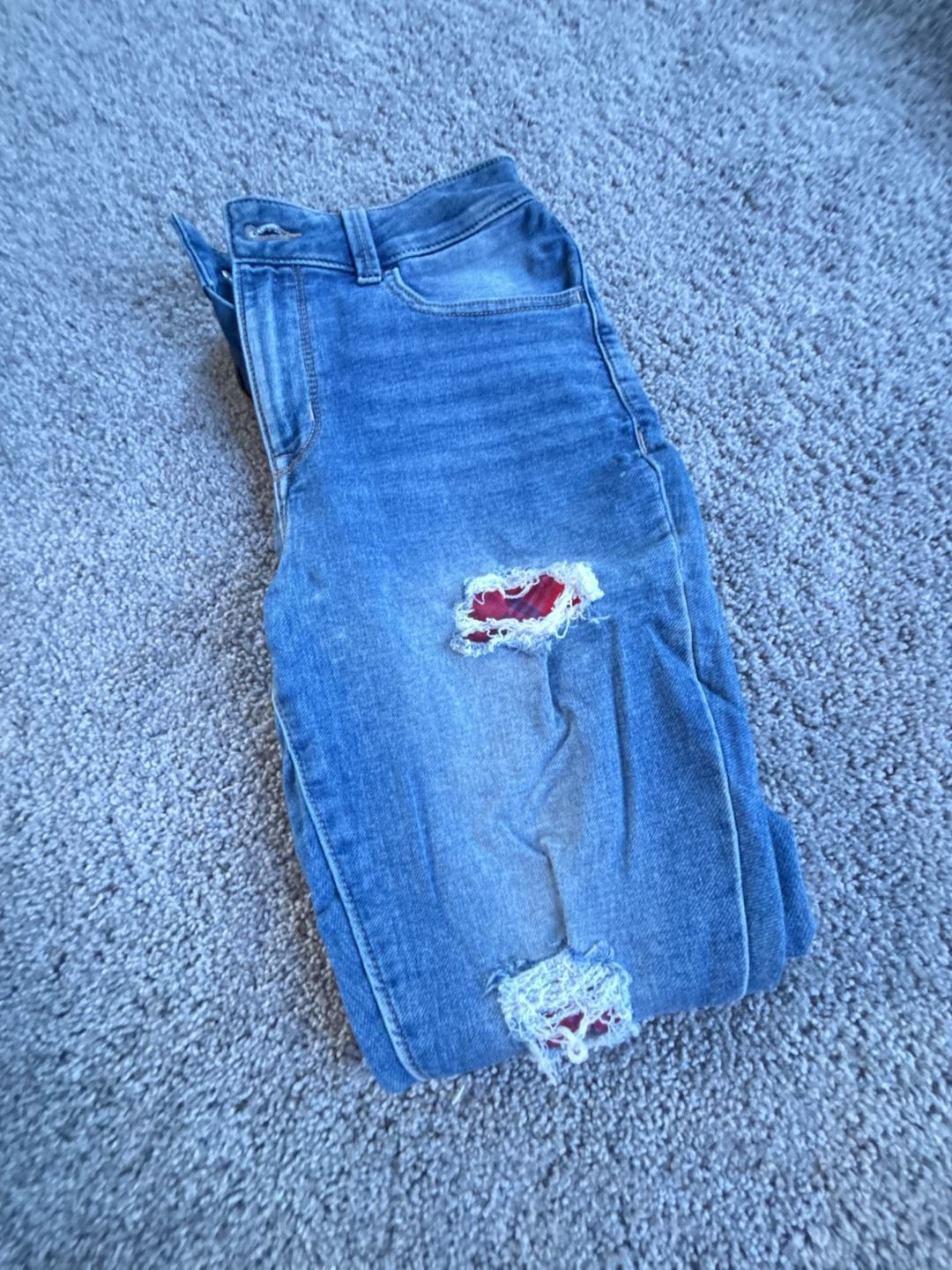 Women's High-Rise Distressed Jeans with Plaid Patchwork 1